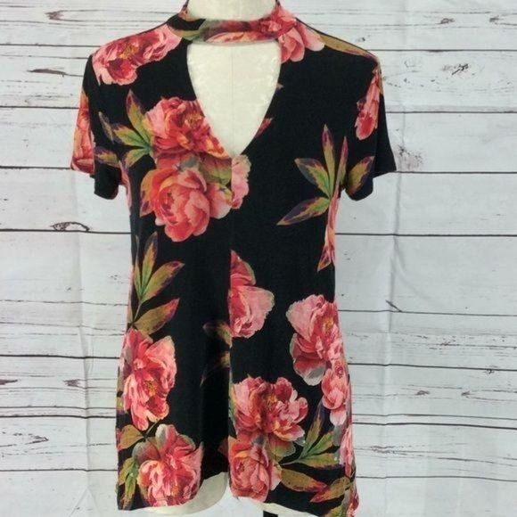 ANA Floral rose choker medium key hole blouse - Picture 2 of 7